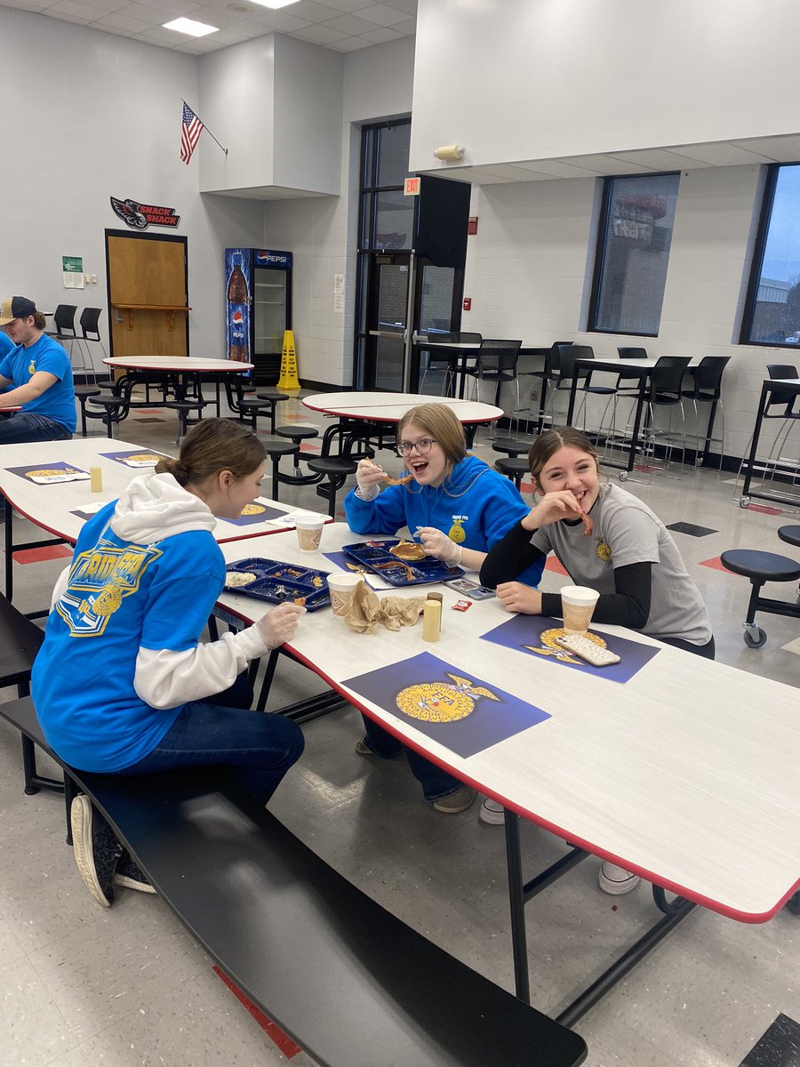 SCSSuper's tweet photo. Outstanding FFA breakfast this morning.  We really appreciate all this terrific program does for our school district!!!  Another great day to be a Blackhawk. 
@SheridanSchool1 @SheridanHS https://t.co/b6cVp28Oq5