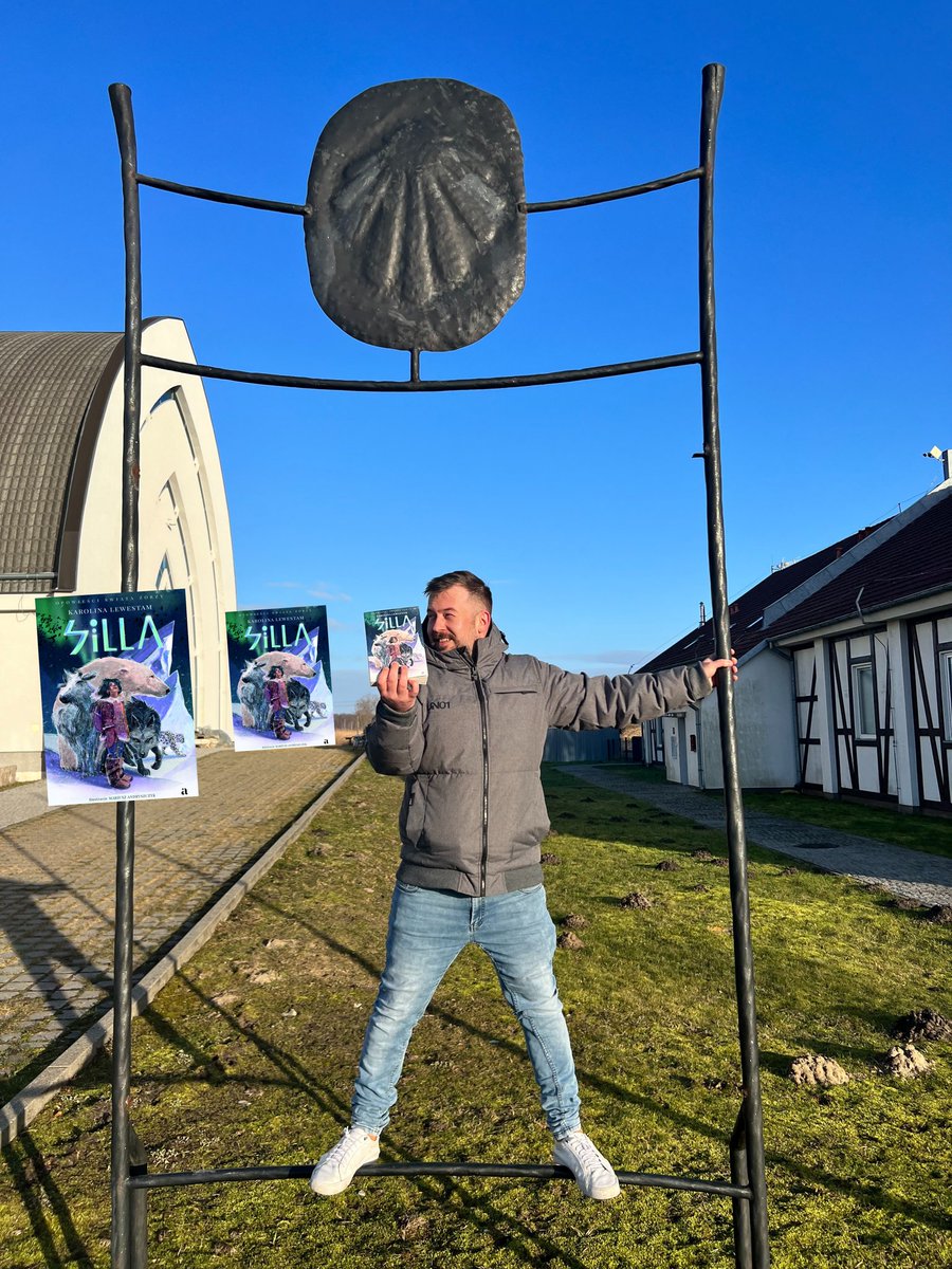 przemek_staron's tweet photo. Już ciemno, więc czas zobaczyć Zorzę (niech nam świeci). Opowieść, którą mam dla Was, jest dłuższa niż krótsza, ale tak się dzieje, gdy w czas zwykły wkracza czas wieczny. Ale wtedy dzieje się też coś szczególnego: bardzo długo staje się bardzo krótko.
⬇️
https://t.co/LQ0LUHf7hK https://t.co/c4F5kJokwE