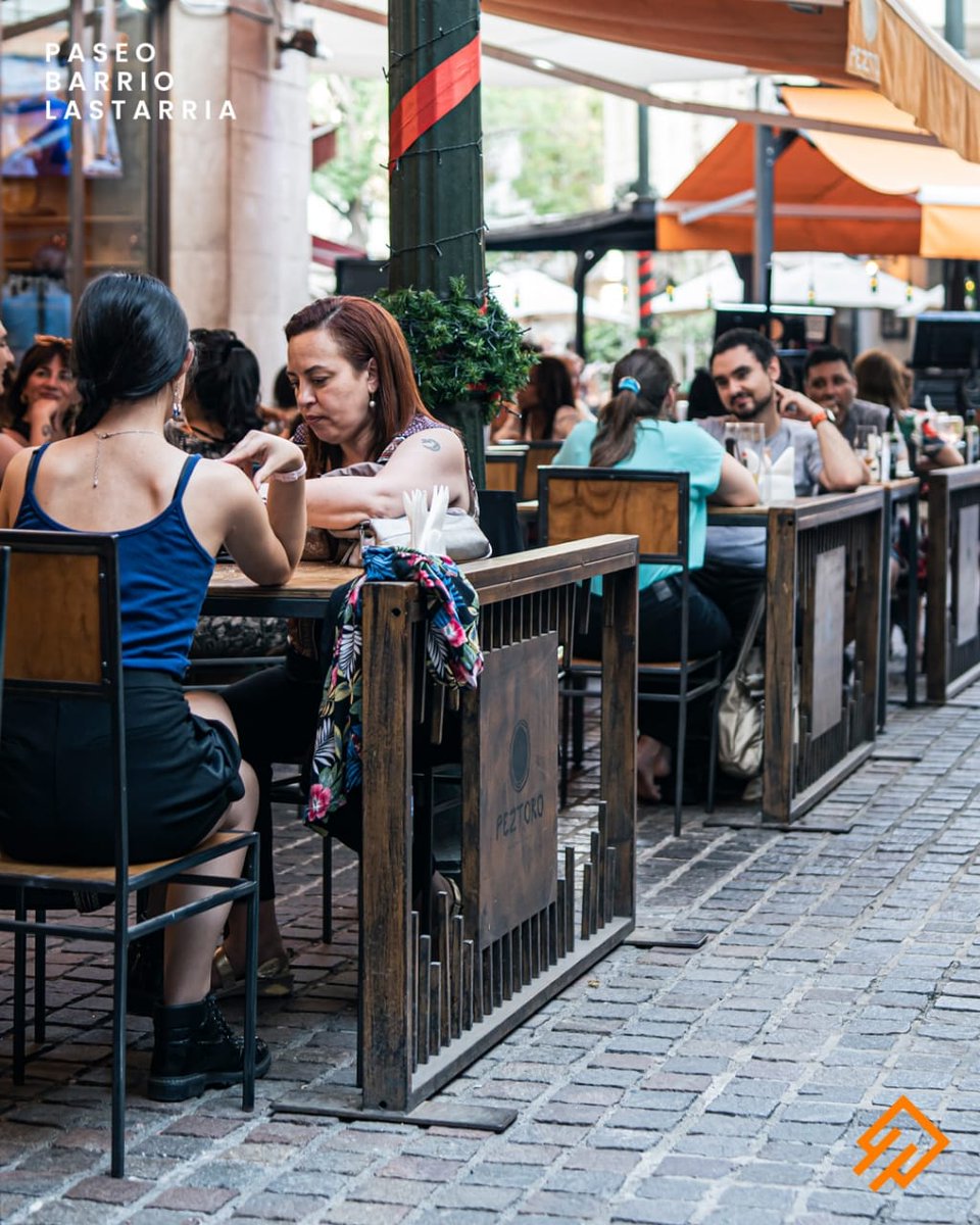 paseoBL's tweet photo. Buen Miércoles a todos! 🙂✌️
Contamos con estacionamiento 100% seguro en el piso -1 👈 🚗
Visítanos! 🥂
.
.
.
#lastarria70 #lastarria #barriolastarria #libreriaulises #librería #libros #santiagoadicto #barlajunta #peztoro #urriola #quitral #nolitalastarria #santiagoadicto https://t.co/STyGNHOqoM