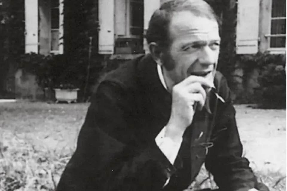 poetry_weekend's tweet image. ❝Ce n&apos;est pas le manque ni la privation qui donne du désir : on ne manque que par rapport à un agencement dont on est exclu, mais on ne désire qu&apos;en fonction d&apos;un agencement où l&apos;on est inclus.❞ 

─ Gilles Deleuze