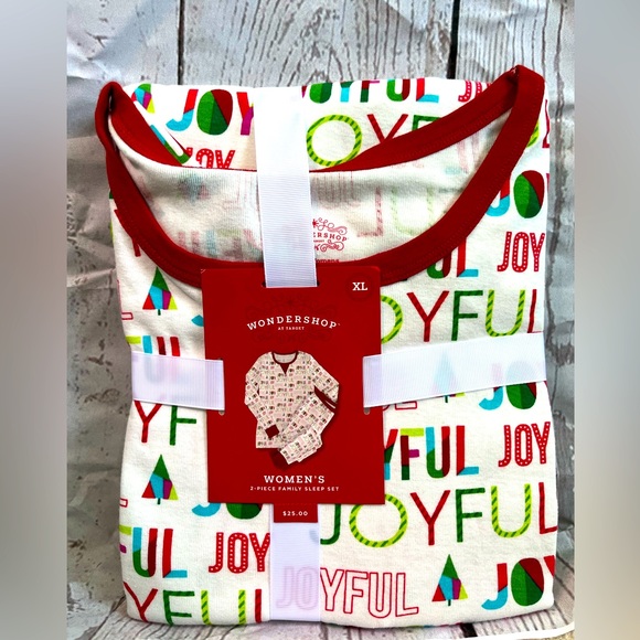 factoryratt3's tweet photo. So good I had to share! Check out all the items I'm loving on @Poshmarkapp #poshmark #fashion #style #shopmycloset #ameliajames #wondershop #aeropostale: https://t.co/n4B1ARlifv https://t.co/fXmEdIQYBc