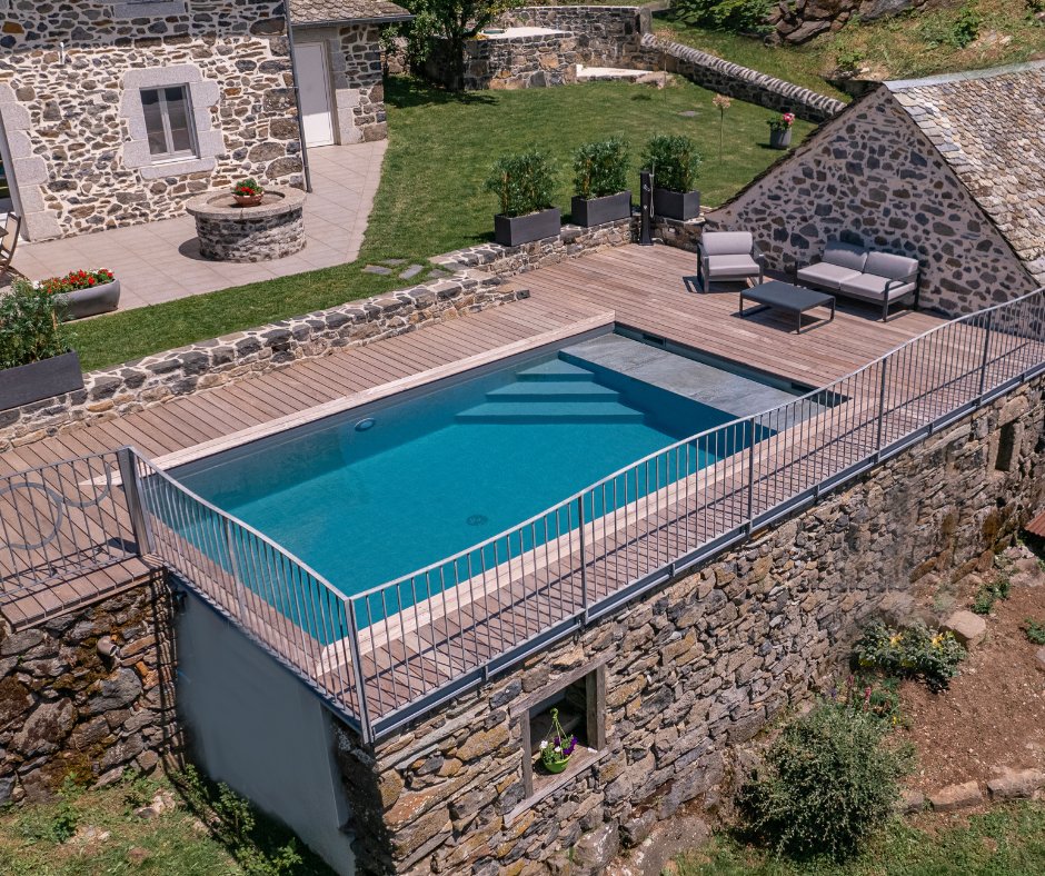 Retrouvez l'album COMPLET de cette piscine construite dans une loge aux cochons 💙