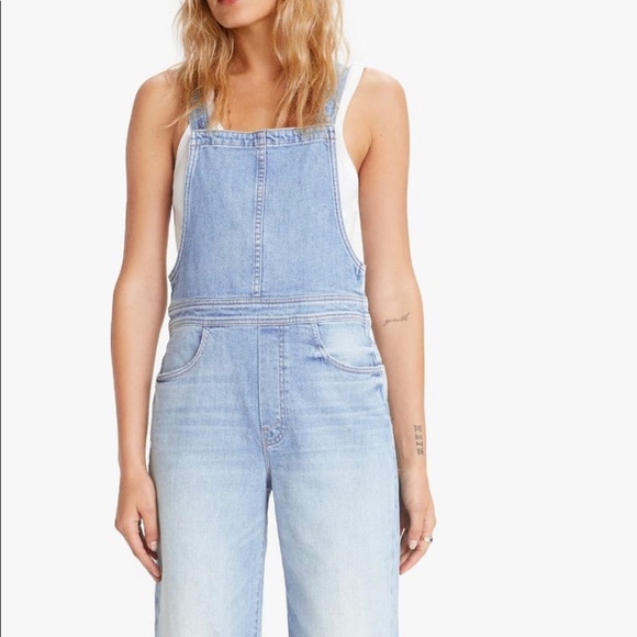 Jenniferperciv2's tweet photo. So good I had to share! Check out all the items I'm loving on @Poshmarkapp #poshmark #fashion #style #shopmycloset #louisvuitton #joesjeans #mother: https://t.co/qHbfbcFmY7 https://t.co/XhVBOE7E8o