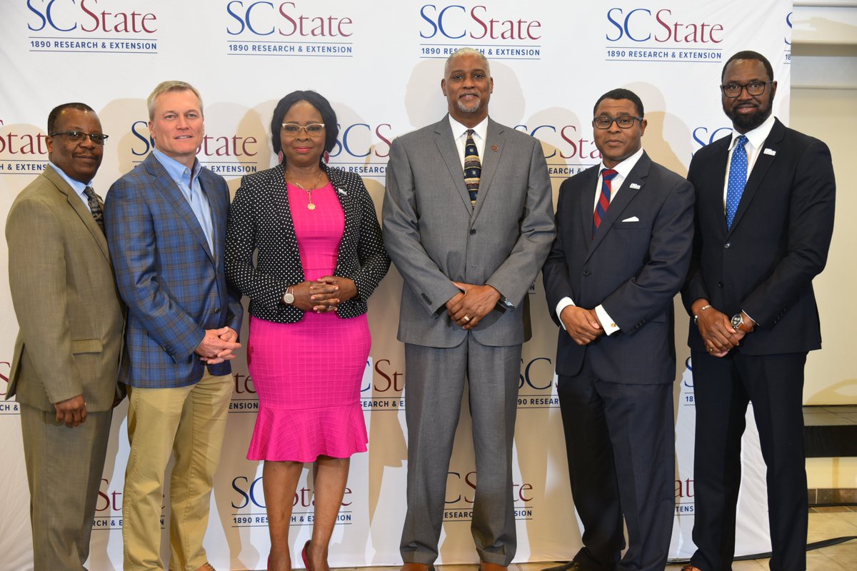 SCState1890's tweet photo. 📸PHOTOS: #SCState1890 held a press conference on Tuesday, Feb. 21 to announce a historic public-private partnership project. 
@USDA_NRCS  awarded SC State 1890 a $4.5M Climate-Smart Commodities grant to focus on regenerative agriculture and enhance the sustainability of (1/3) https://t.co/u7mkHJW9jb