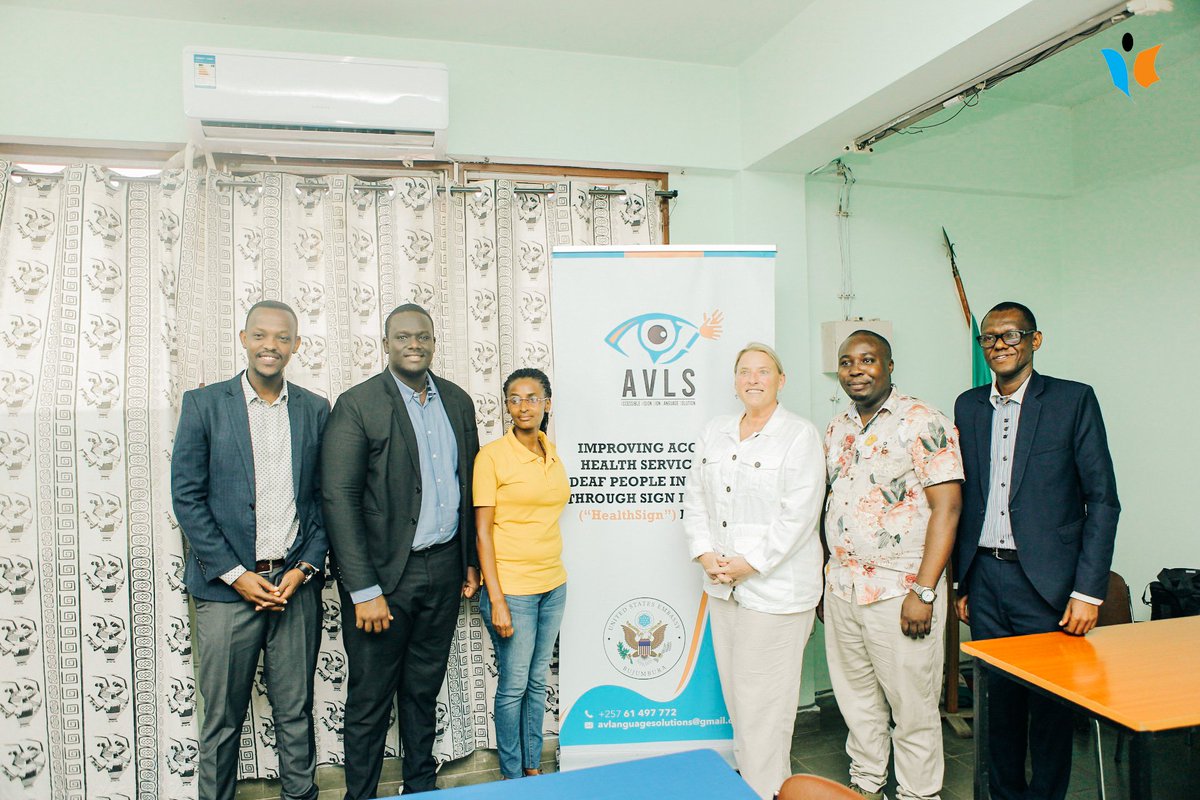 MagazineJimbere's tweet photo. 🧏‍♂️ Lancement ce 22/02/2023, du programme d'enseignement de la langue des signes par l'ONG "Accessibe Vision Sign Language Solutions - #AVLS" au Centre hospitalo-universitaire de #Kamenge (@KamengeCentre) en commune #Ntahangwa (@MairieBuja)

#Burundi https://t.co/ny7HsYsd9j