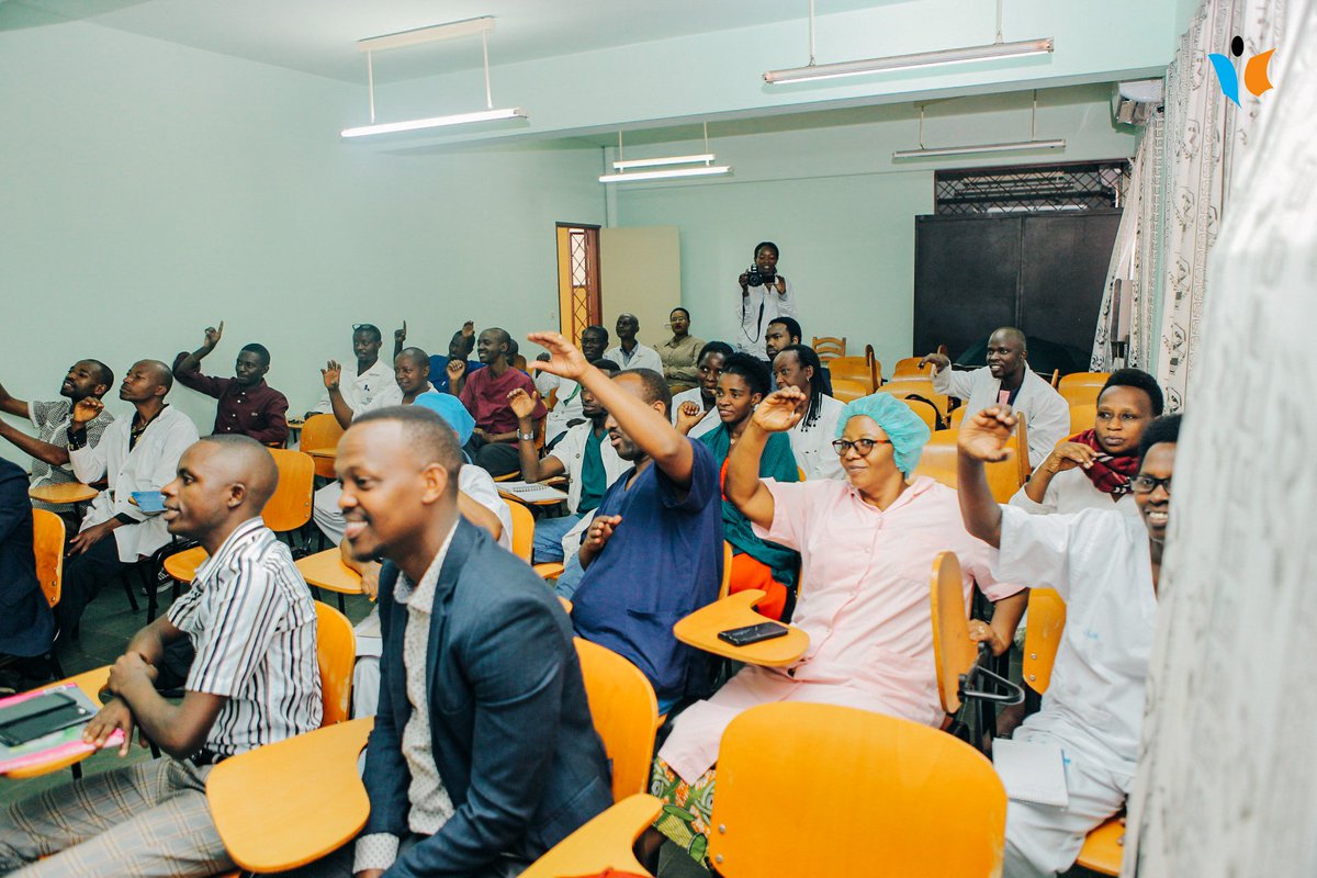 MagazineJimbere's tweet photo. 🧏‍♂️ Lancement ce 22/02/2023, du programme d'enseignement de la langue des signes par l'ONG "Accessibe Vision Sign Language Solutions - #AVLS" au Centre hospitalo-universitaire de #Kamenge (@KamengeCentre) en commune #Ntahangwa (@MairieBuja)

#Burundi https://t.co/ny7HsYsd9j