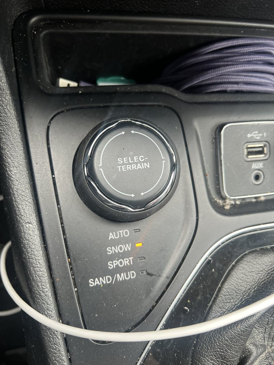 The best feature Jeep ever came out with.😭💯