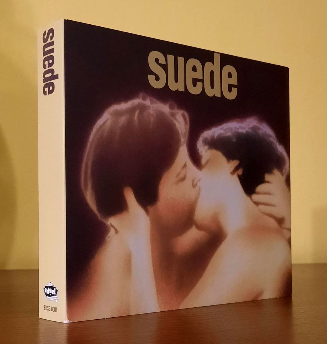 twinbee007's tweet photo. Se cumplen treinta años del lanzamiento en single de Animal Nitrate, del álbum debut de Suede, y para celebrarlo se ha estrenado en youtube un video remasterizado: https://t.co/ZIREf7mtSh #suede #animalnitrate https://t.co/E4sSpcQSTm