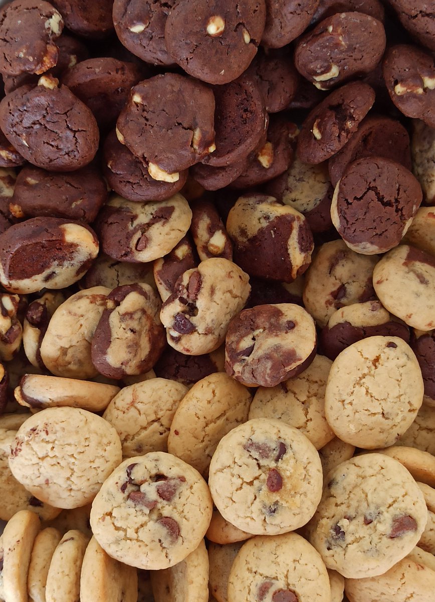 Dulcepecadopzo's tweet photo. Clásicas, Brownie y Marmoleadas en versión mini 🍪🤎
#MiniCookies https://t.co/Ibtol2RC9J