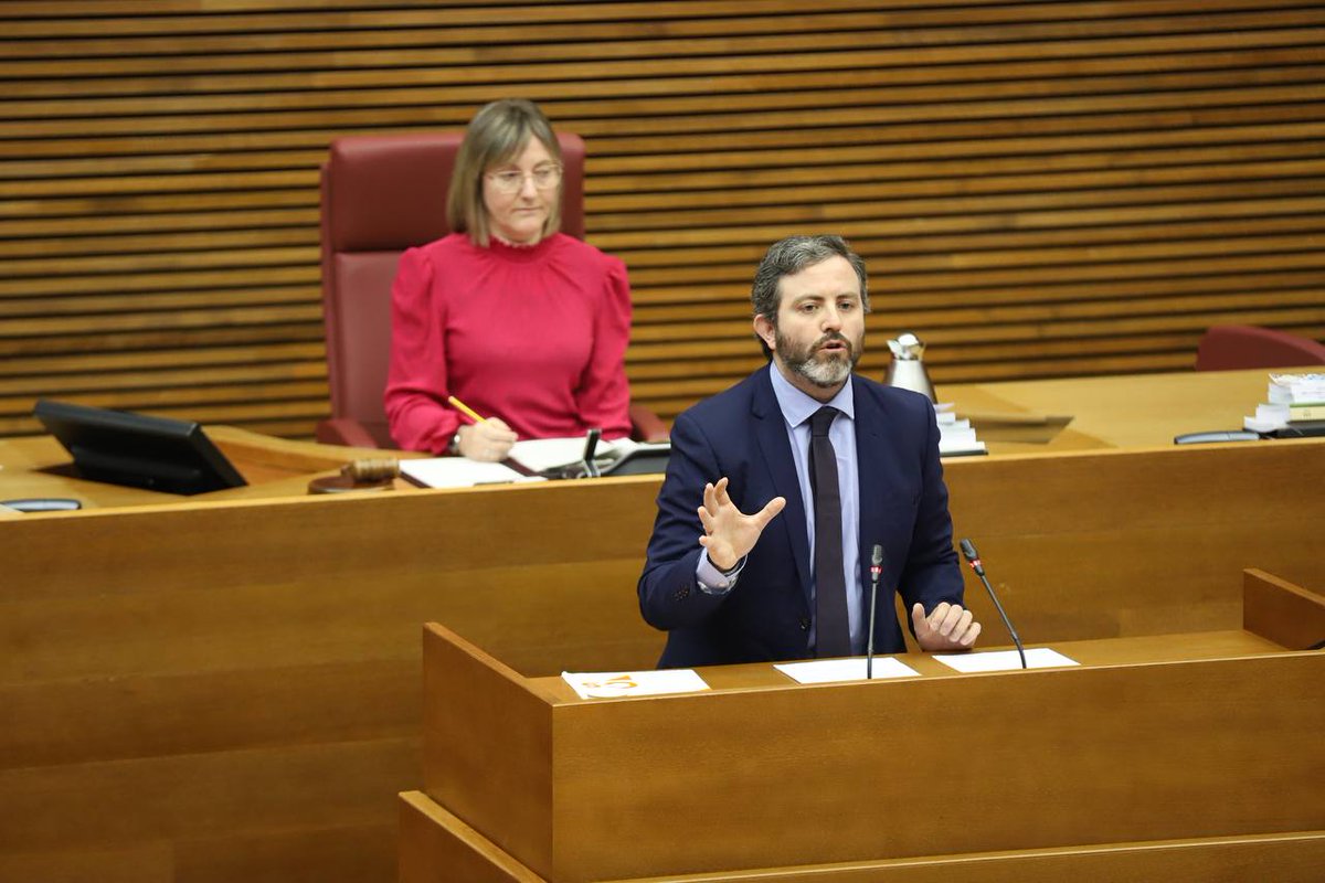 ➡️PSOE, Compromis y Podemos van a crear la Agencia Valenciana de cambio climático

❌ Con la crisis económica que estamos viviendo, se gastarán casi 4 millones de euros al año en esta Agencia

❌Tampoco es el momento de crear 3 nuevos impuestos ecológicos a los valencianos