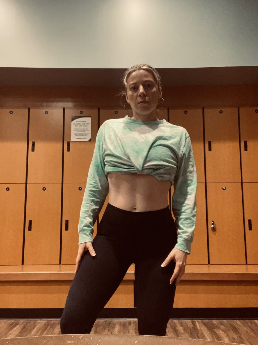 KKatchman's tweet photo. Leg day 😈💀 https://t.co/CLbpTGqQwL