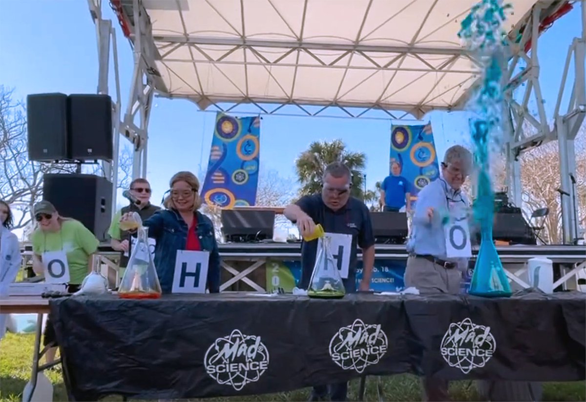 USFCMS's tweet photo. Congrats to all who made the annual @StPeteSciFest amazing this year. Be sure to watch the video of our dean experiencing a blue blast. #USF #Science #ASL #AccessibleScience #STEM #STEAM #ScienceintheSun  #StPeteSciFest @StPeteFL https://t.co/V3b30sYQRL https://t.co/g36SMZqSqx