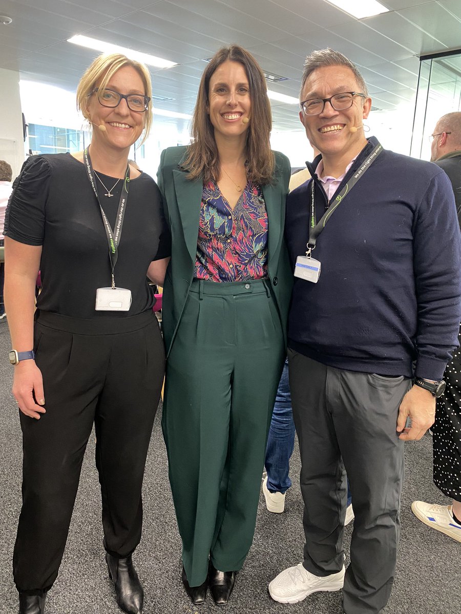 WillisCadence's tweet photo. What a day! Fabulous energy at @sageireland yesterday talking partnerships and possibilities with the amazing @magee_melanie and #rugby great @underwood_tony. Exciting times ahead #knockingdownbarriers @sagefoundation https://t.co/SaPbL57ipt