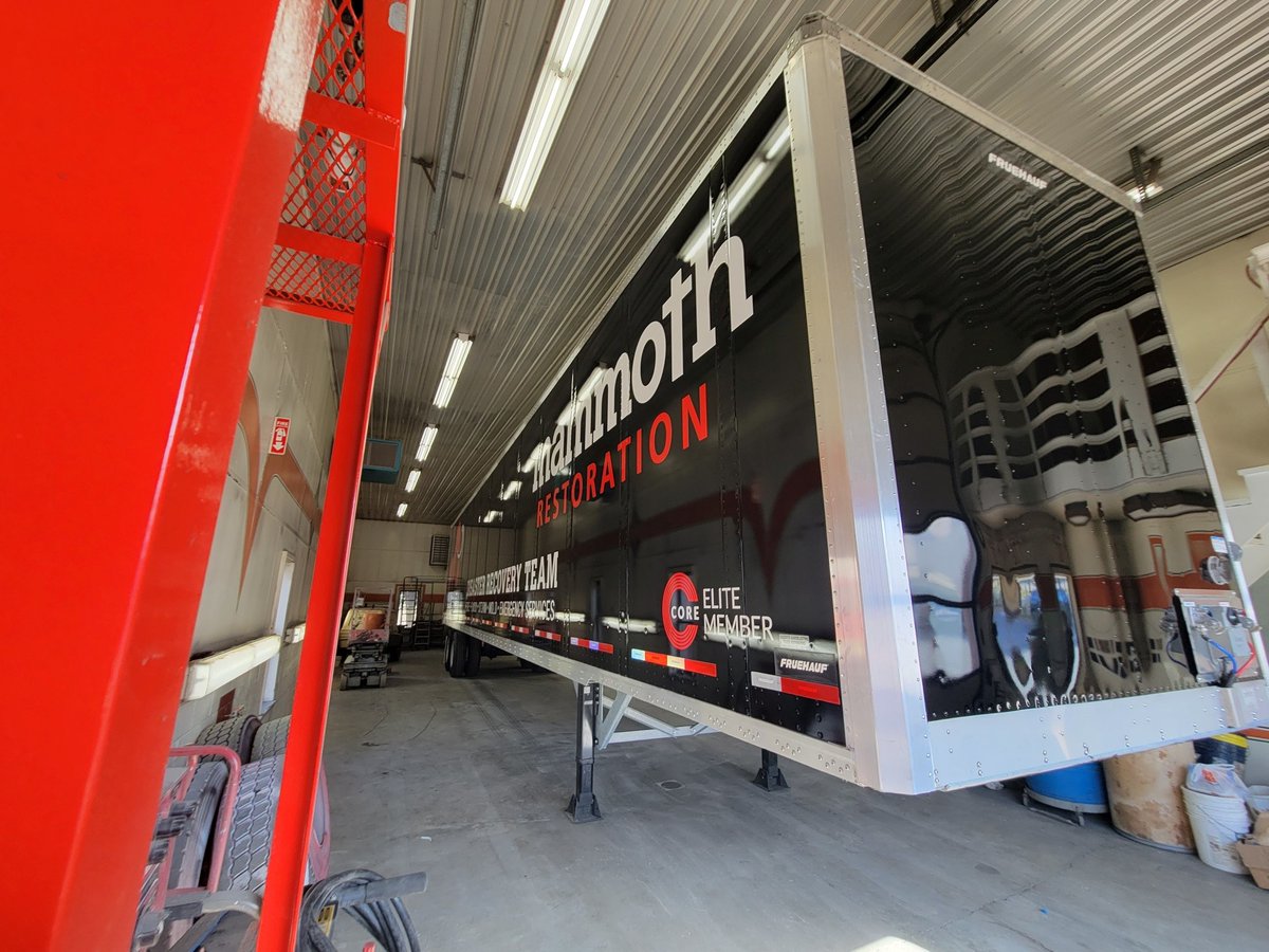 TrailersPGH's tweet photo. Thanks to #MammothRestoration for purchasing a #TriStateTrailer and adding these sweet graphics to it! Thank you, Mammoth, for coming to #TriStateTrailerSales for your purchase! #Seiberts provided a great paintjob and #allegramarketingprint for awesome graphics! https://t.co/WhWGVOGJR8