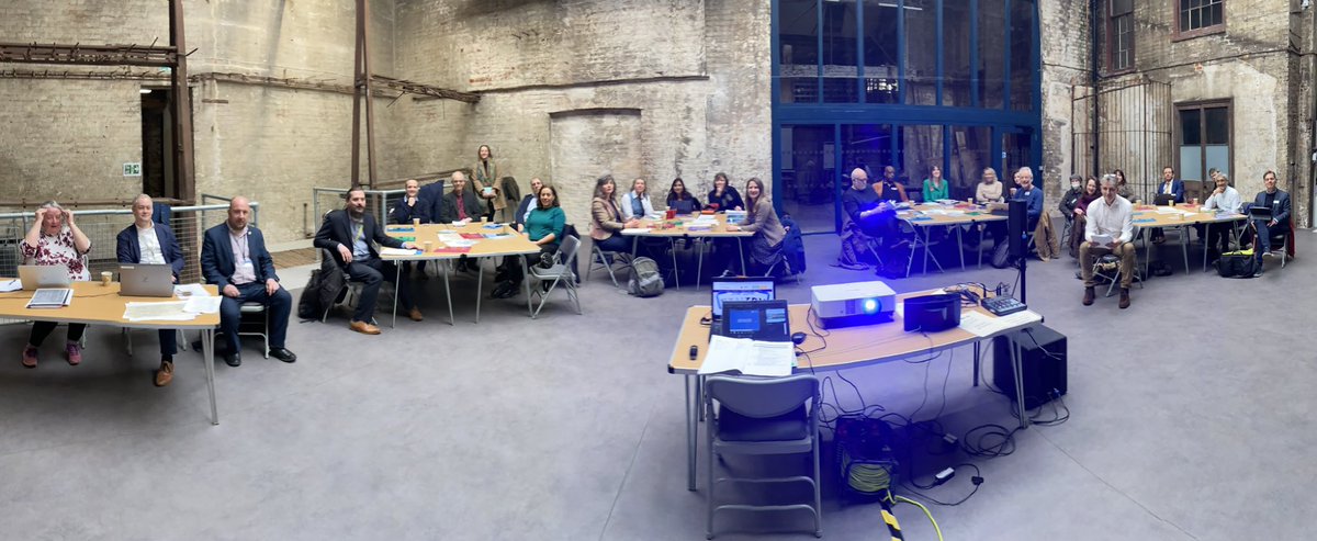 Spent the day chairing #HistoricPlacesPanel @HistoricEngland at the invitation of @portsmouthtoday City Council. Here we all are in the amazing #TreadgoldsCommunityCentre