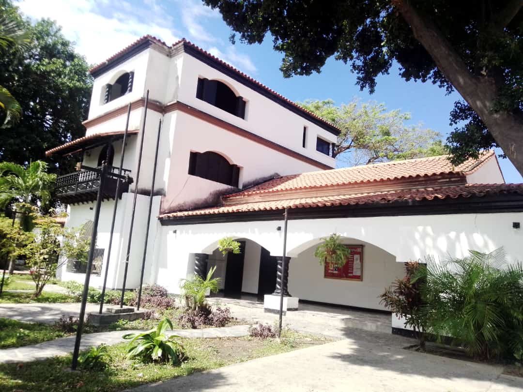 ||Feliz Tarde||

Continuamos Legislando desde los espacio de la Revolución al servicio del pueblo Linarense desde los espacio del Palacio Legislativo Municipal de Francisco Linares Alcántara.

#PorqueHacerEsLaMejorManeraDeDecir.

<a href="/NicolasMaduro/">Nicolás Maduro</a> 
<a href="/JRodriguezPSUV_/">Jorge Rodríguez🇵🇸</a> 
<a href="/joseariaspsuv/">May. José Arias</a>