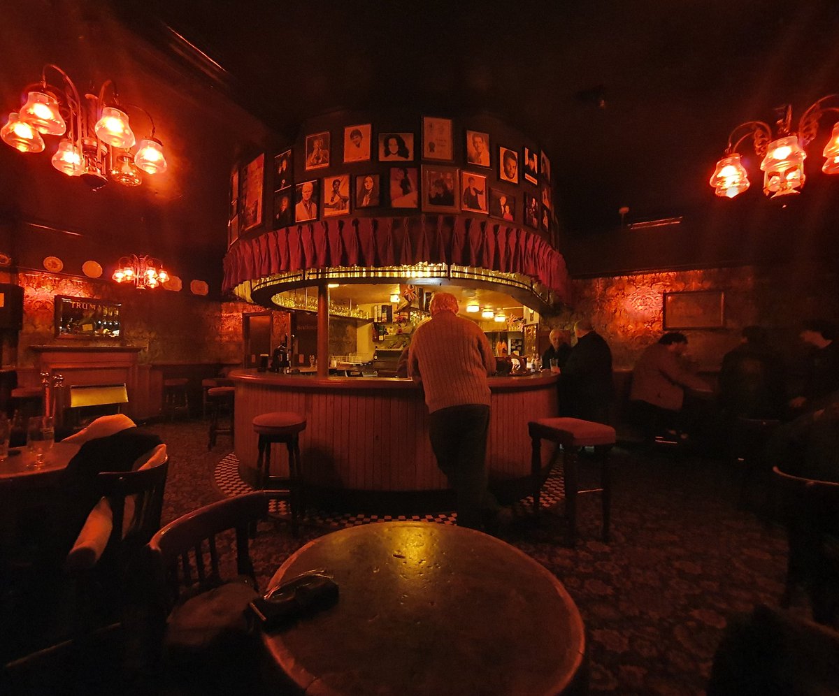 MaxCriticalMask's tweet image. I think I tripped and fell into a David Lynch film...