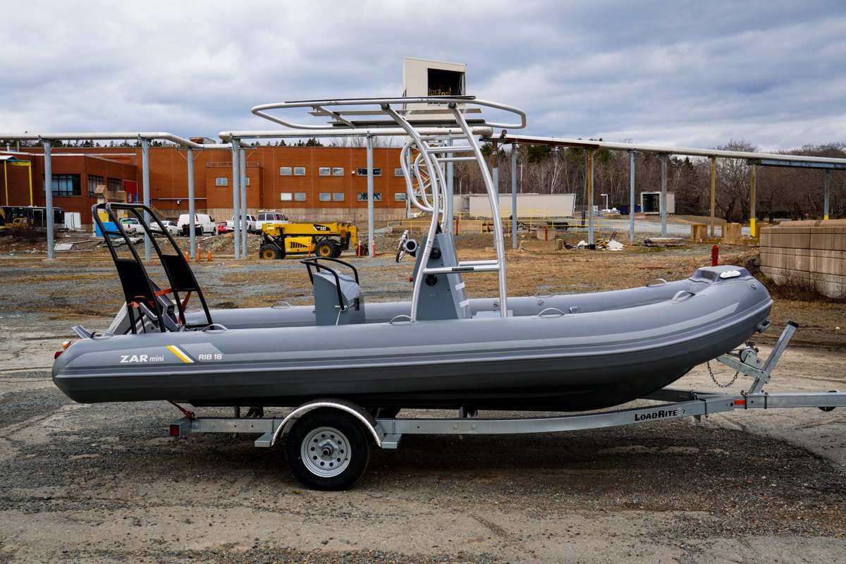 MarineThinking's tweet image. Continuing from last week, here are few more behind-the-scenes pics of our upcoming #Autonomous #RHIB boat. 

Now that we've completed our upgrades to propulsion and steering systems, it's back to HQ for some more tinkering.🛠️ 

#AlmostThere
