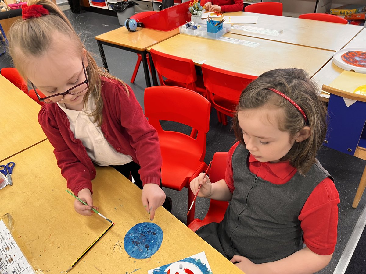 MrsDuranoP3's tweet photo. We used our reading skill of retrieval to find facts about Earth, Mars and Jupiter. We also created visual representations of these planets. https://t.co/eiBis0w3Rk