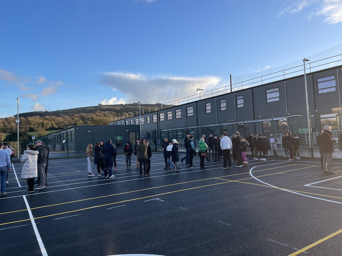 FirhouseETSS's tweet photo. And we started with relationship building circles in the sun ☀️ A really enjoyable evening and thank you to our TY students, Relationship Keepers and team members who welcomed everybody 💛 https://t.co/O7Nk4dfse1