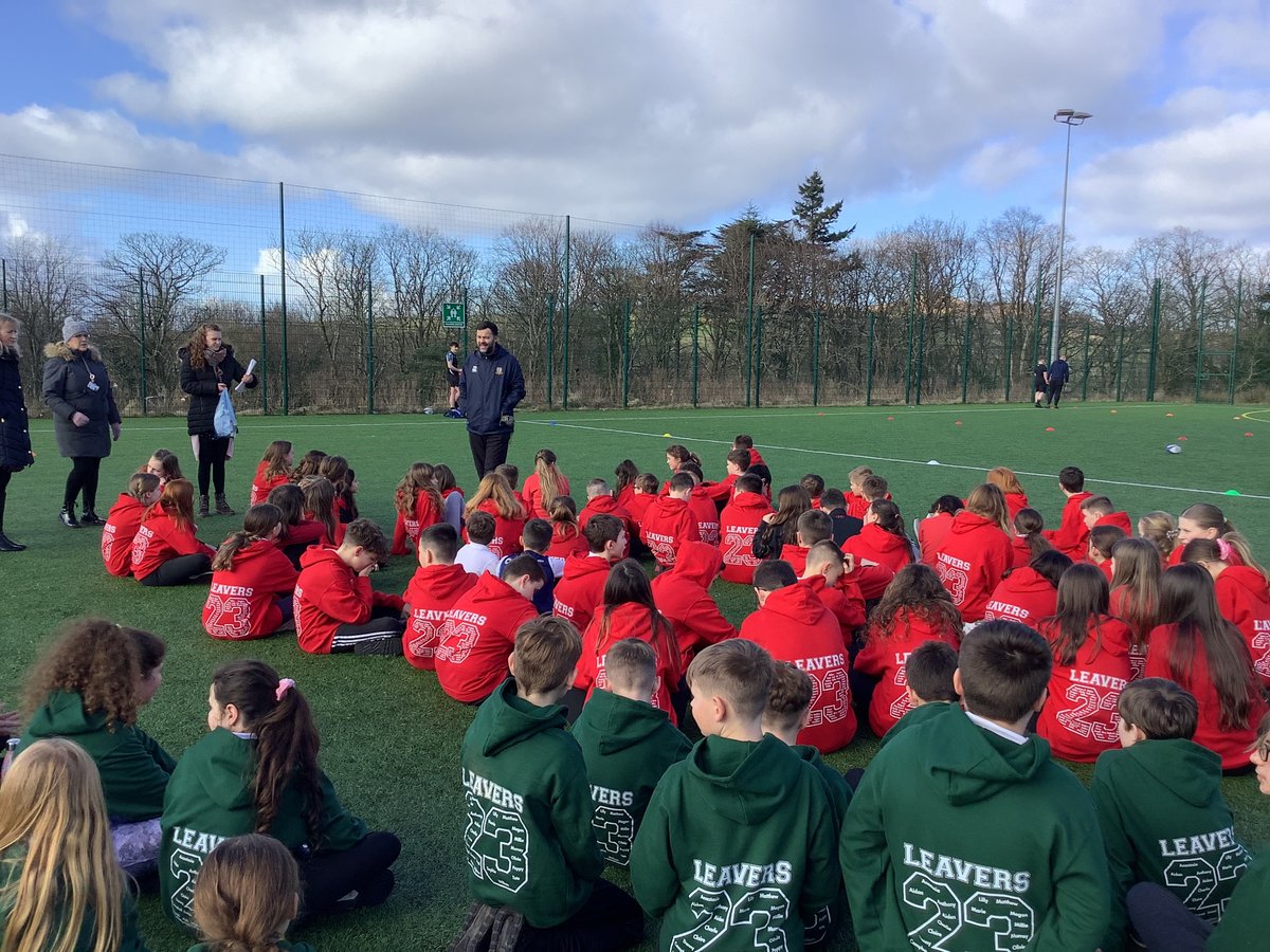 StMarysLargs's tweet photo. P7’s third football/rugby session with @largsps, delivered by Sports Leader pupils from @LargsAcadPEdept was another great success! 🤩 We are really enjoying working with you all.
#community #transition @LargsAcademy @AliAllan_PLL #RRSA #Article15 #Article29 https://t.co/N3gGAAhKtO
