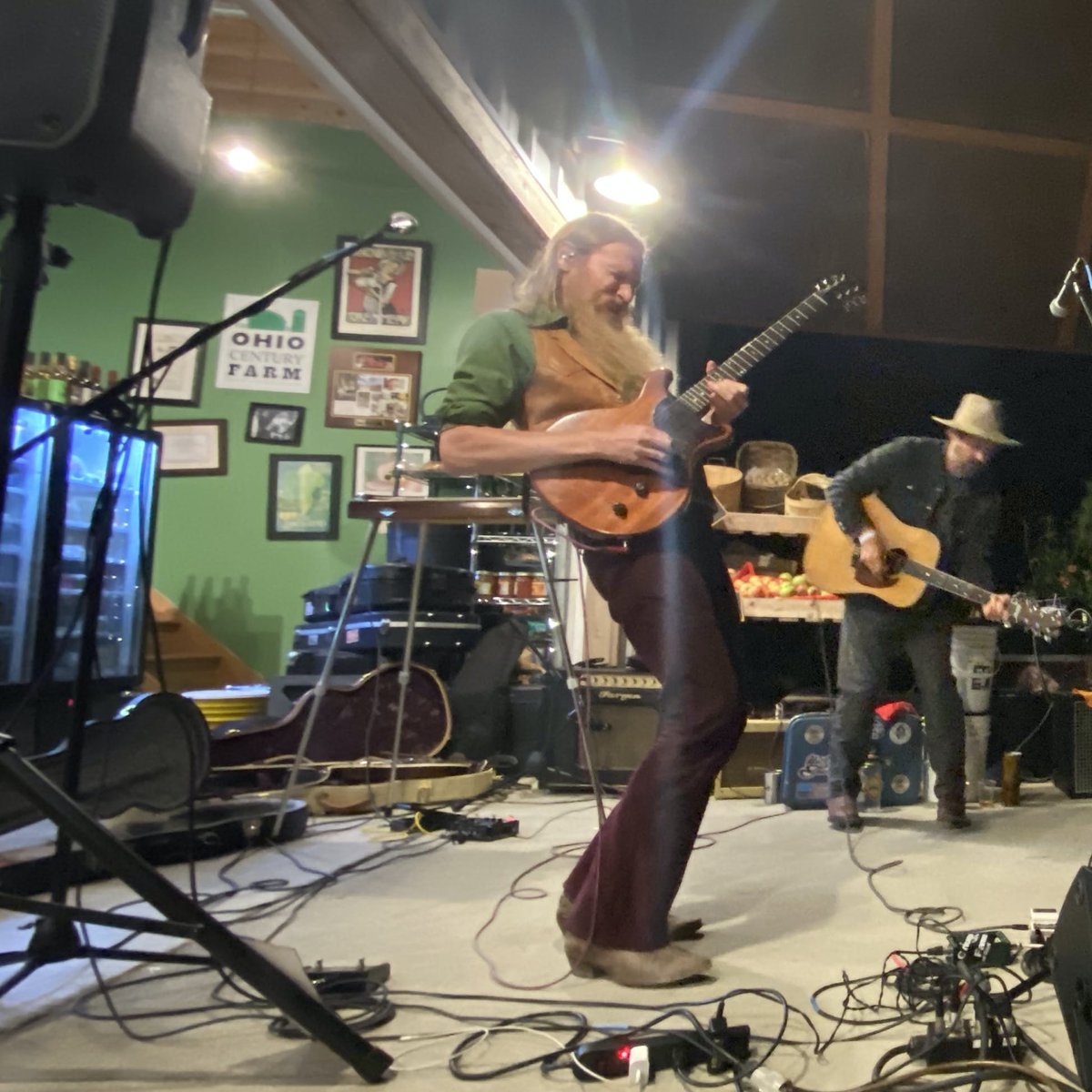 BridgeLost's tweet photo. LIVE MUSIC FRIDAYS! During our winter hours every Friday has live music. Starts at 7 PM! https://t.co/zNcGFs2fro