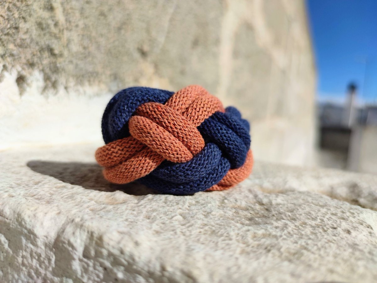 axenart's tweet photo. Bracciale jeans e terracotta, morbido cotone, lavabile delicatamente in acqua fredda, anallergico e leggermente elastico. https://t.co/E32Syb9QdG