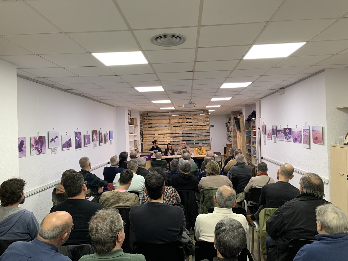 👋 Ahir a la tarda vam celebrar la nostra assemblea de ratificació de l’acord d’En Comú Podem a L’Hospitalet.

🟪 La proposta va ser aprovada per unanimitat i el <a href="/ManuelDominLH/">Manuel Domínguez</a> serà el candidat a l’alcaldia, fent equip amb la <a href="/LauAlza/">Laura Alzamora</a>, <a href="/NuriaLozanoMont/">Núria Lozano Montoya</a> i el Xavi Navarro.