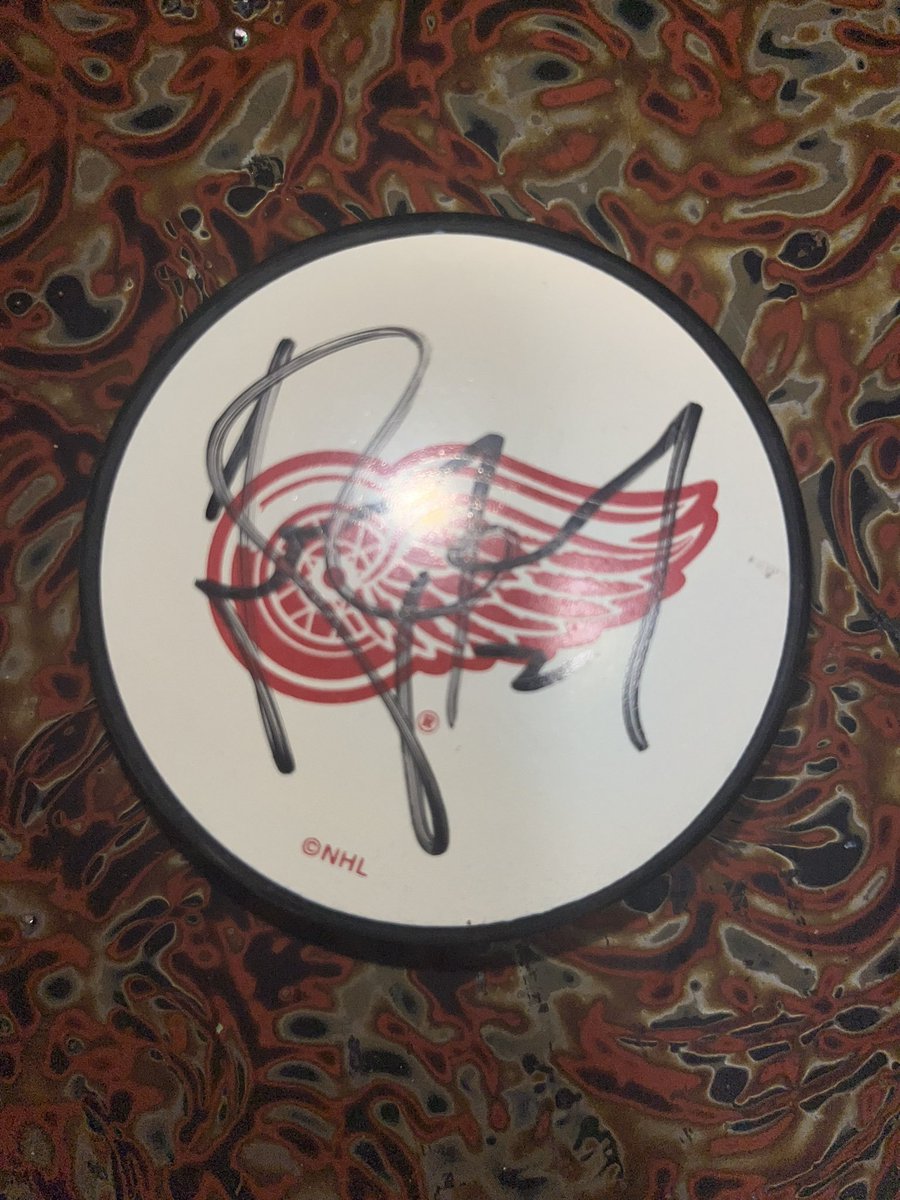 GrindLinePod's tweet image. Giveaway time! Sports Jim has donated a Jiri Fischer signed puck and the entry is easy. Follow us and @SportsAndChup, like and retweet the contest, and tag a friend to enter! 

70's table not included. Winner will be chosen on March 1st.
#LGRW #RedWings