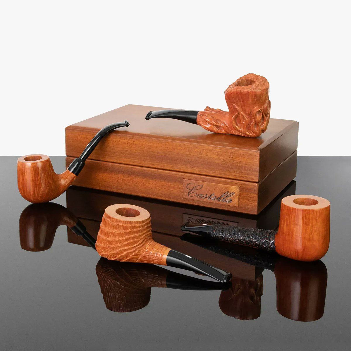 Today’s new Castello pipes span the workshop’s most prestigious series and most distinguished grades, including Flame and Fiammata examples, as well as Le Dune and Natural Vergin offerings. Get yours today!
smokingpip.es/Castello 
#smokingpipes #pipesmokers #castellopipes