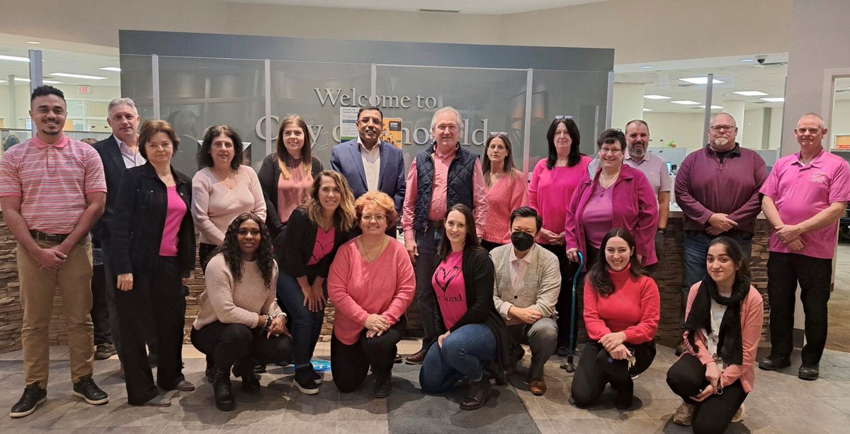 City of #ThoroldON staff are proudly wearing pink today to help spread kindness and stand against bullying. Let's #LiftEachOtherUp this #PinkShirtDay, and all year round. 💟