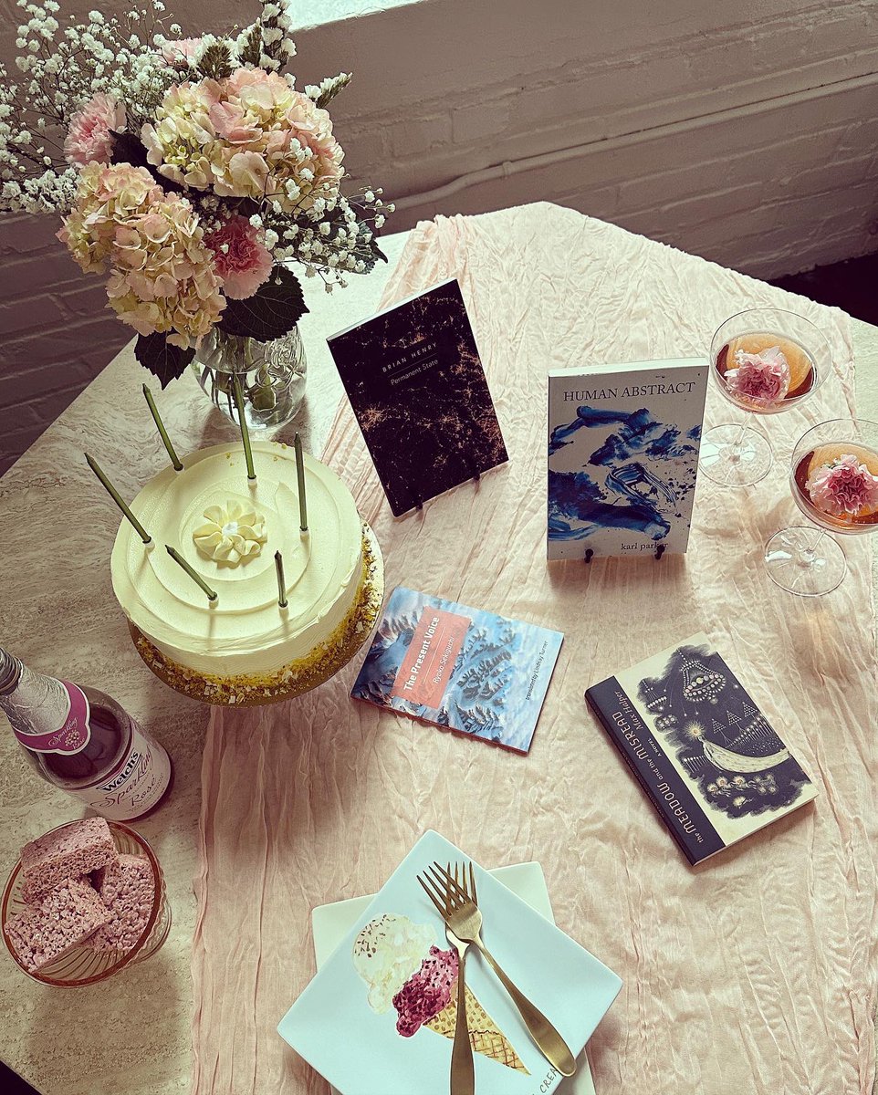 Threadsuns tweet media