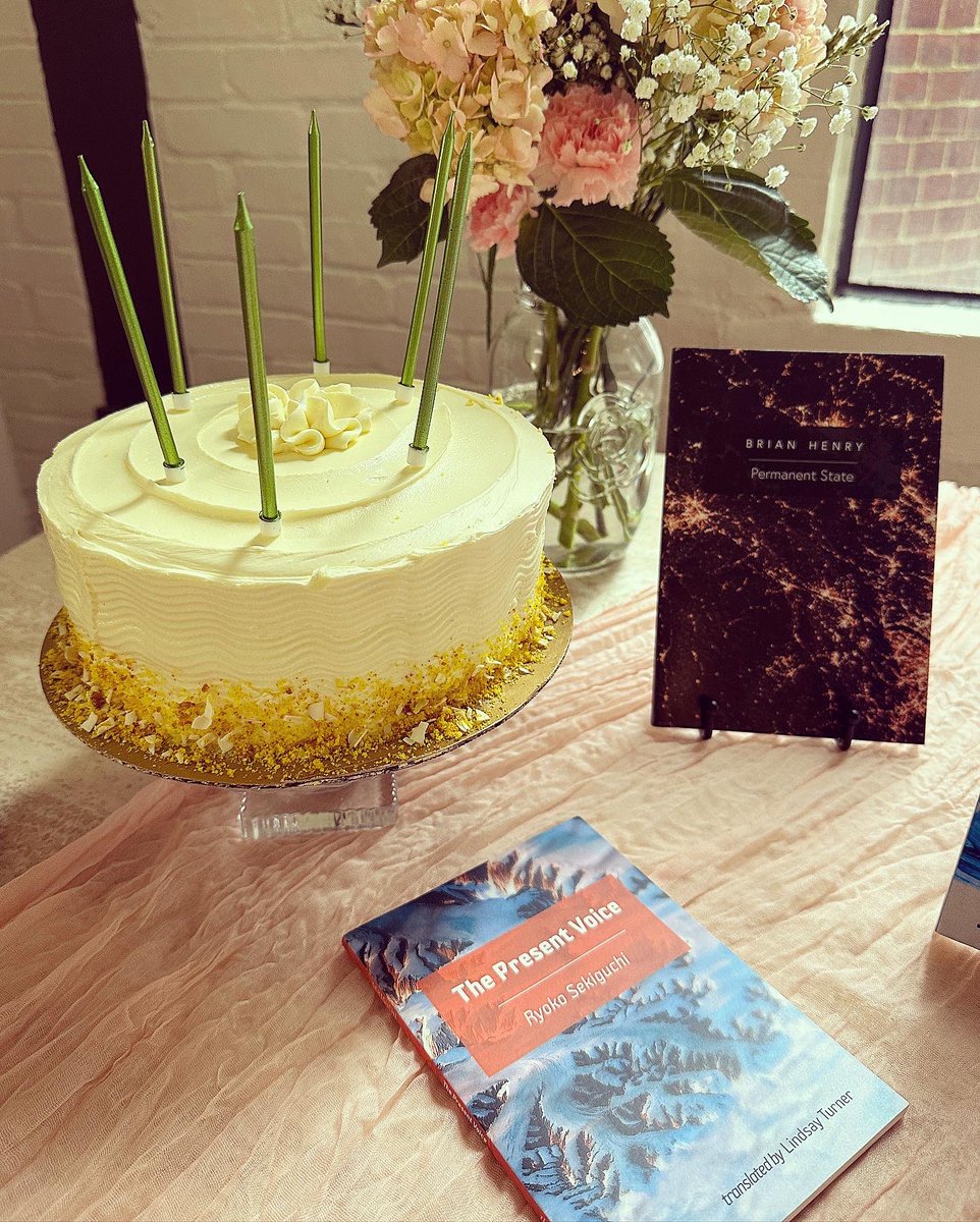 Threadsuns tweet media