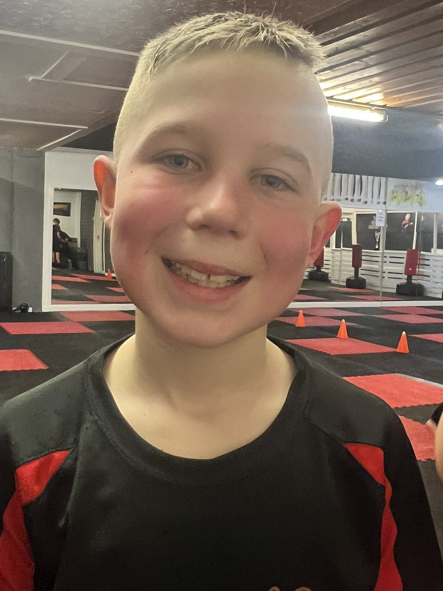 TracyStanbrook's tweet photo. Jacob took part in a charity kickathon tonight at MMA. He completed 1882 above the waist kicks in 45 minutes!  #mma #charity @Southfield4S https://t.co/ijEiZfGc0p