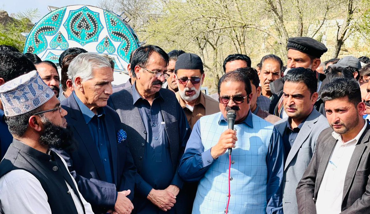 GhaisAslam's tweet photo. Juna Charhoi: President of PPP AJK Ch Muhammad Yasin, Member of Assembly Haji Javed Iqbal Badhanvi and other are participating in the funeral prayers of mother late ppp leader former Minister of Colleges, Muhammad Matloob Iqbalabi.
@BBhuttoZardari @BakhtawarBZ @ChYasinAJK https://t.co/edJhsxoLWu
