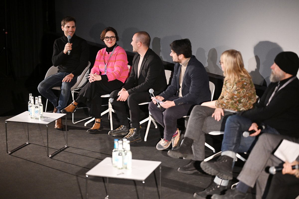 iberseries_pi's tweet photo. Encuentro con sus creadores tras la presentación de #ThisIsNotSweden en @efm_berlinale. Marc Clotet, Marta Baldó #FunicularFilms, Sergi Cameron @FilmsNanouk, Alberto Fdez @rtve, G.Carlsson  @Anagramlund, S.Holtgreve  @ndr, J. Lampela #YLE
@AVfromspain #IberseriesyPlatinoIndustria https://t.co/fEuSmrZ5rE