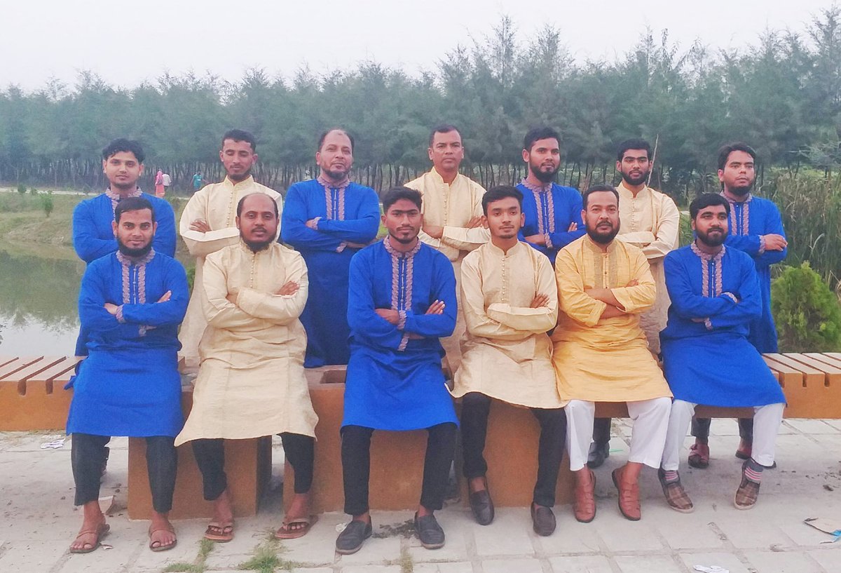 আলহামদুলিল্লাহ,
চমৎকার একটি হামদ ই বারি তায়ালার শূটিং সম্পন্ন হলো। কথা ও সুর দিয়েছেন শিল্পী নাজমুল কবীর ভাই। 

প্রেরণার ব্যানারে শীঘ্রই একঝাঁক শিল্পীর পরিবেশনা দেখতে পাবেন ইনশাআল্লাহ। দোয়ায় শামিল রাখার অনুরোধ প্রিয়জনদের কাছে।