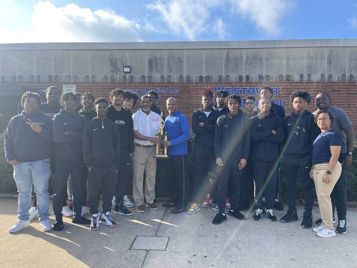 westovermbb's tweet photo. Championship Breakfast๐
Huge shoutout to Coach Chunn & his staff for the breakfast!!
1st Round Playoffs TONIGHT๐ฃ๏ธ
Westover vs Spalding
6:00pm
Boston Garden
#regionchamps #westoverpatriots #bostongarden #gottaloveit #staydowntilyoucomeup #defendhome #defense
#5more๐ https://t.co/JF2dK61jyb