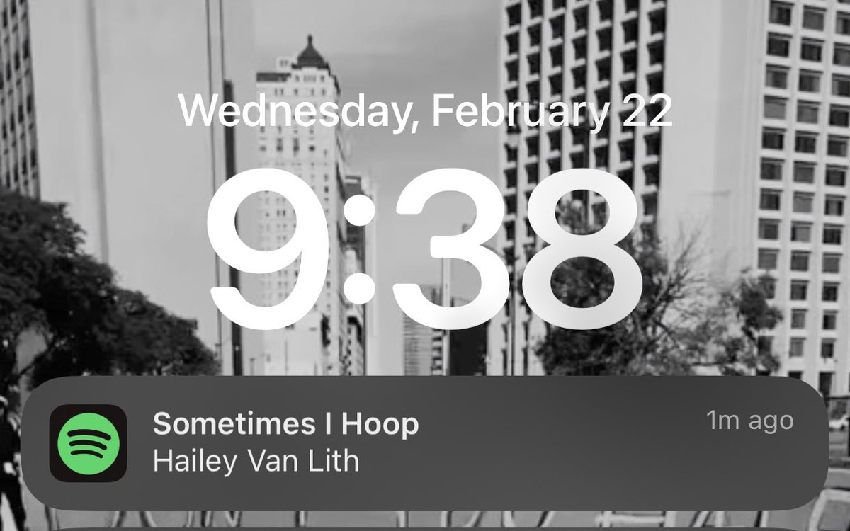 My favorite notification every week is from @haleyjoness19 So good! #SometimesIHoop #NCAAWbb