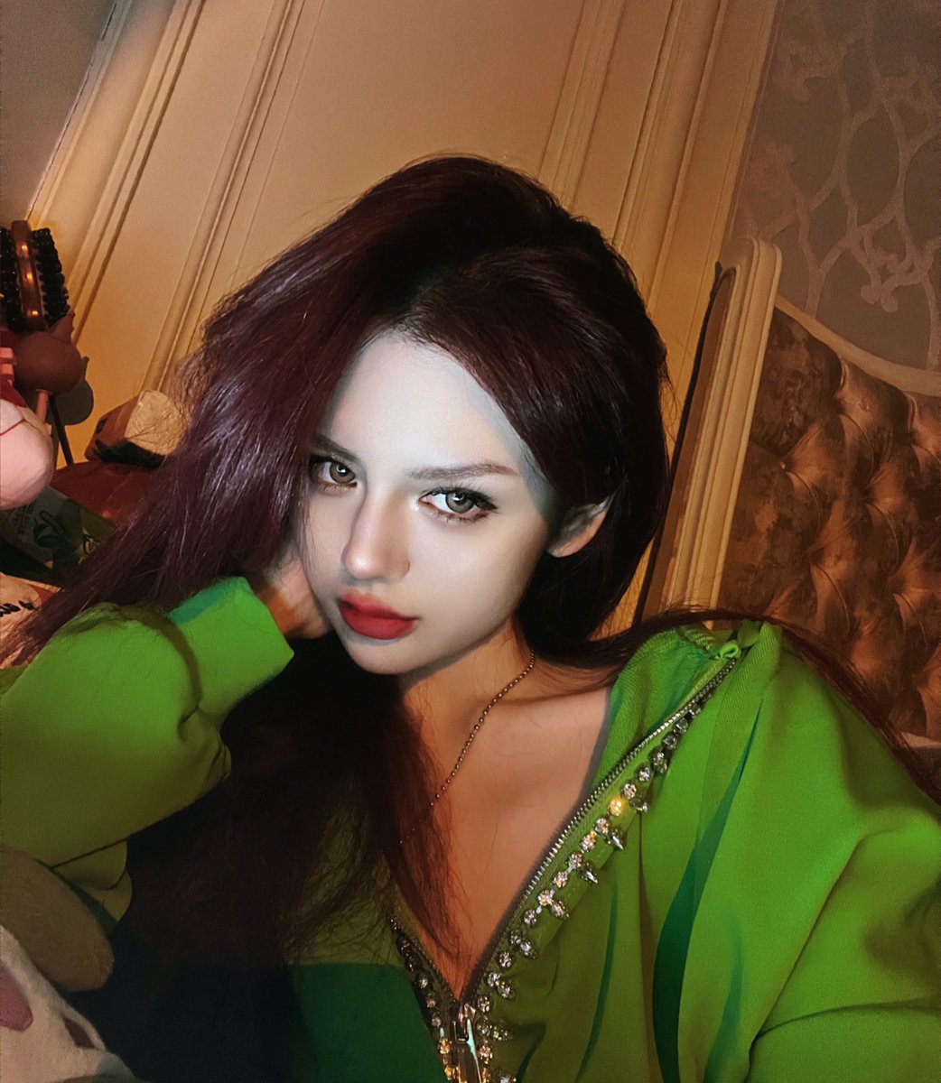 CCCCT18's tweet photo. 💬 𝐈 𝐝𝐨𝐧'𝐭 𝐬𝐞𝐞 𝐧𝐨𝐛𝐨𝐝𝐲 𝐛𝐮𝐭 𝐲𝐨𝐮…💚

#mood
#Area
#GELELUA
#Greenvibes
#picoftheday 
#OOTD 
#jacksonwang 
#GOT7 https://t.co/sUF3awlcA0