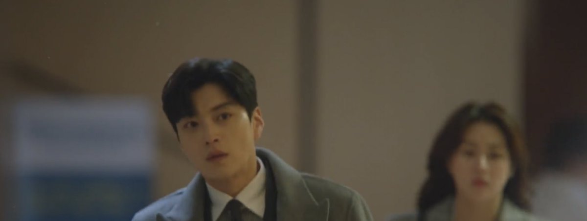 kenthusiastic10's tweet photo. I hope the writer might take some pity on Ha-Ra in the final episode of #StrangerAgain and give her a happy ending. I’m open to her meeting someone new and having a successful career. I hate for her to end with wasted time. #StrangersAgainEp11 #KangSoRa #JangSeungJo https://t.co/C4SyRPkoS6