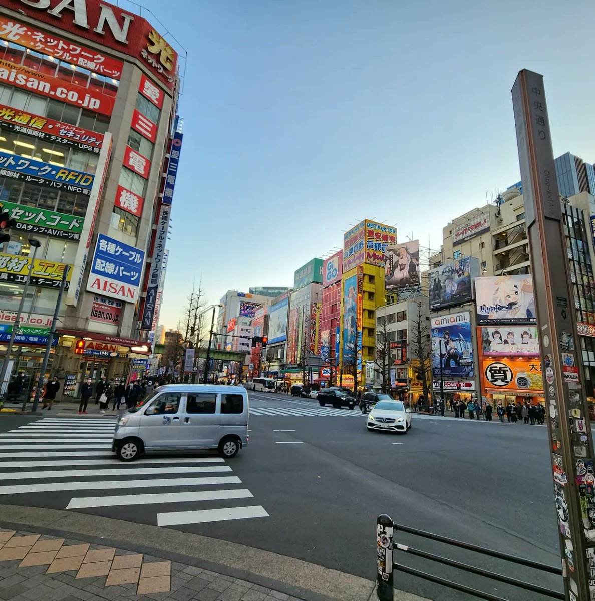 THATPORTUGESE's tweet photo. Another great day. Visited the Gundam base in Yokohama and went Rayquaza hunting in Akihabara. I was lucky enough to finally get a Rayquaza in game, and the first one was a shinny. https://t.co/XeupmVMQy3