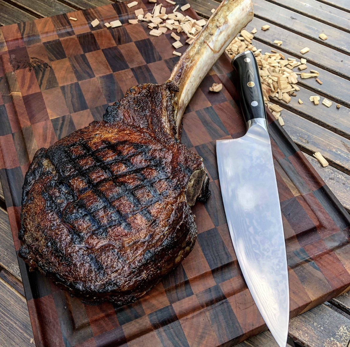 Cast Iron grill grate kissed on my @WeberGrills over @Kingsford 🔥 displayed on my custom cutting board. True Proof of Steak 👌 #JAKGrills #FriendsOfWeber #CloneXCooks