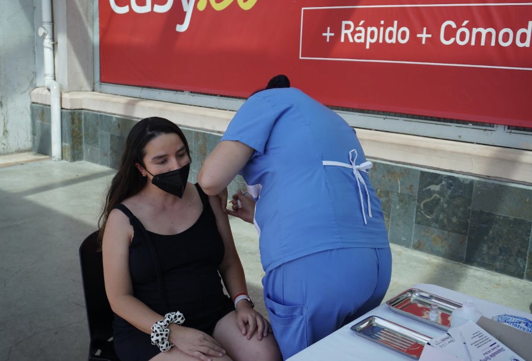 Salud Municipal realiza operativo de vacunación y toma de PAP en Mall Curicó musicaynoticias.cl/salud-municipa…