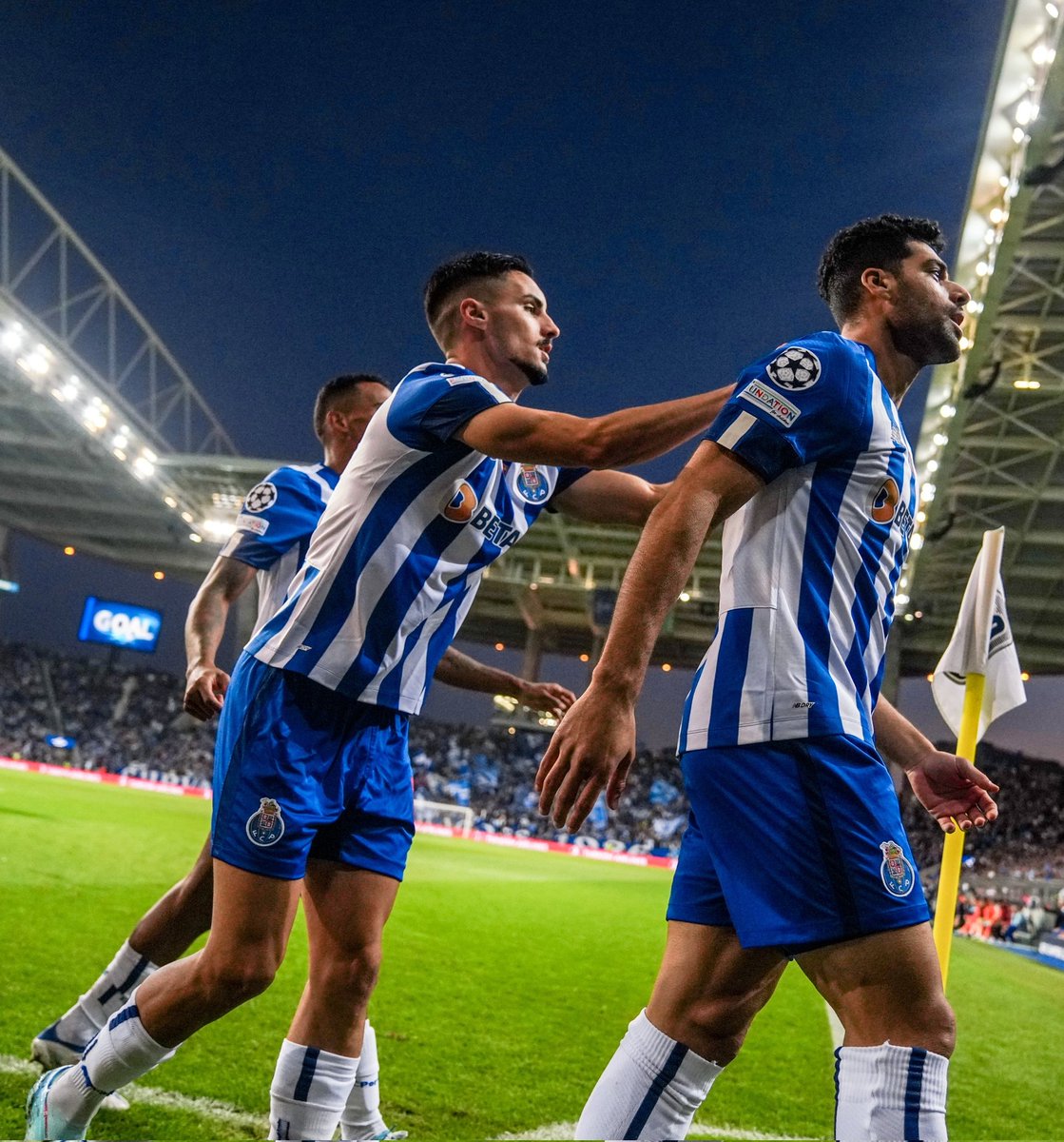 fcportofas19's tweet photo. ❗️FC Porto em jogos a eliminar contra clubes italianos nos últimos 10 anos:
2014 - Napoli ✅️
2016 - Roma ✅
2017 - Juventus ❌
2019 - Roma ✅️
2021 - Juventus ✅️
2022 - Lazio ✅️
2023 - Inter 🔜
#FCPorto #ComoNósUmDeNós #IndomáveisPorNatureza #UCL #IMFCP https://t.co/yEHQvmgZgx