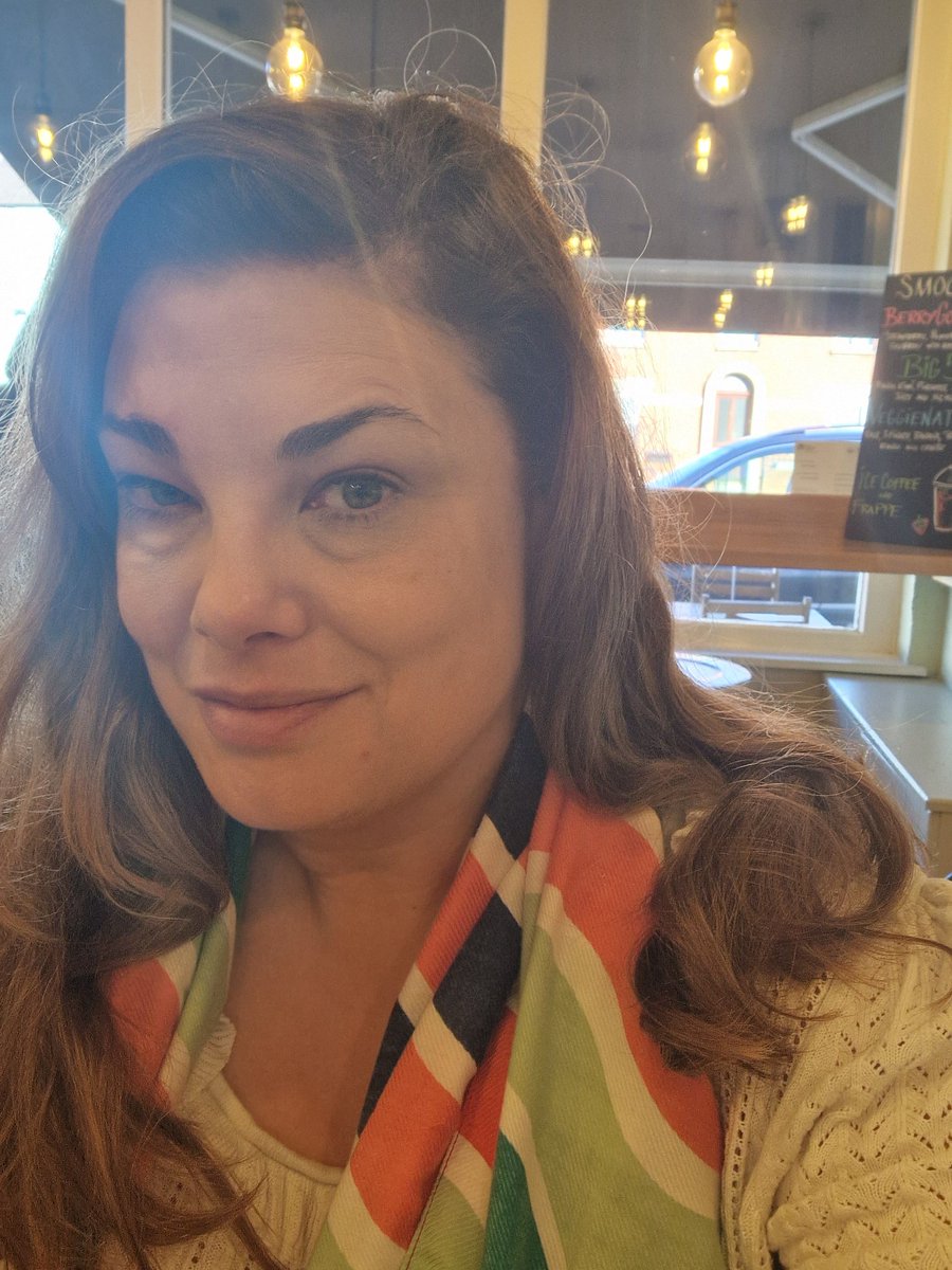 JanetHesterRobb's tweet image. It&apos;s officially time to tell you all I have gone mad..... WFH has had its time..... in one of my many many cafes I seem to live in... 🥴😬😮‍💨🙄😵‍💫