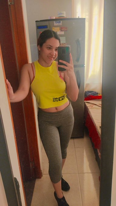 Daniela Guzmán🌛✨ - 4 pic. ✨💪🏼 https://t.co/OhAgYDY52g