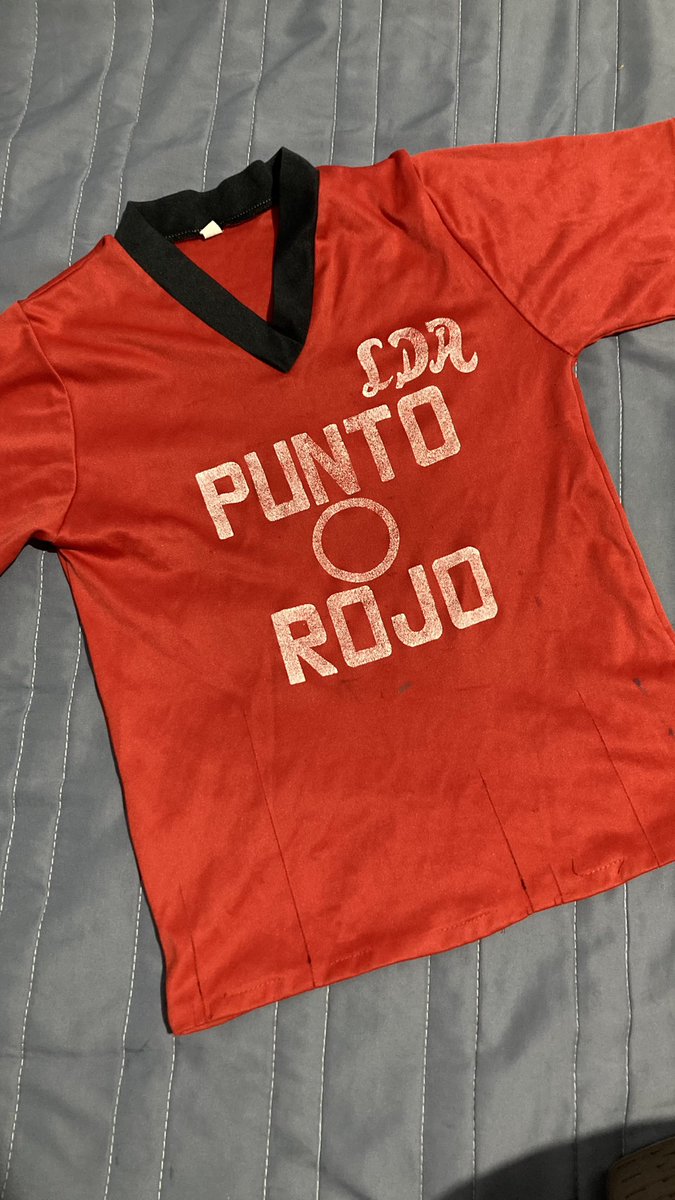 d_oconitrillo's tweet photo. @tdmas_cr @tdmas_cr Esta es la mejor camisa retro de @ldacr, la tengo desde 1990.
Ahora la usan mis hijos 🙌🏻 https://t.co/VMb3sUG6sD