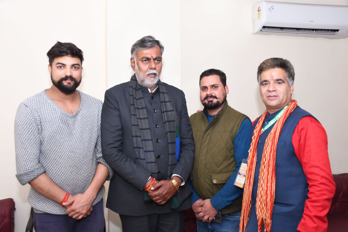 prahladspatel's tweet photo. आज जम्मू पार्टी मुख्यालय में @BJP4JnK के प्रदेश अध्यक्ष श्री @ImRavinderRaina जी, संगठन महामंत्री श्री @AshokKoul59 जी, प्रदेश महामंत्री श्री @dkmanyal, पूर्व प्रदेश अध्यक्ष श्री @SatSharmaCA जी, पूर्व महापौर श्री @CMGuptaOfficial 
पूर्व मंत्री श्री @Sham_JKBJP जी, https://t.co/Otk2zdbsL5