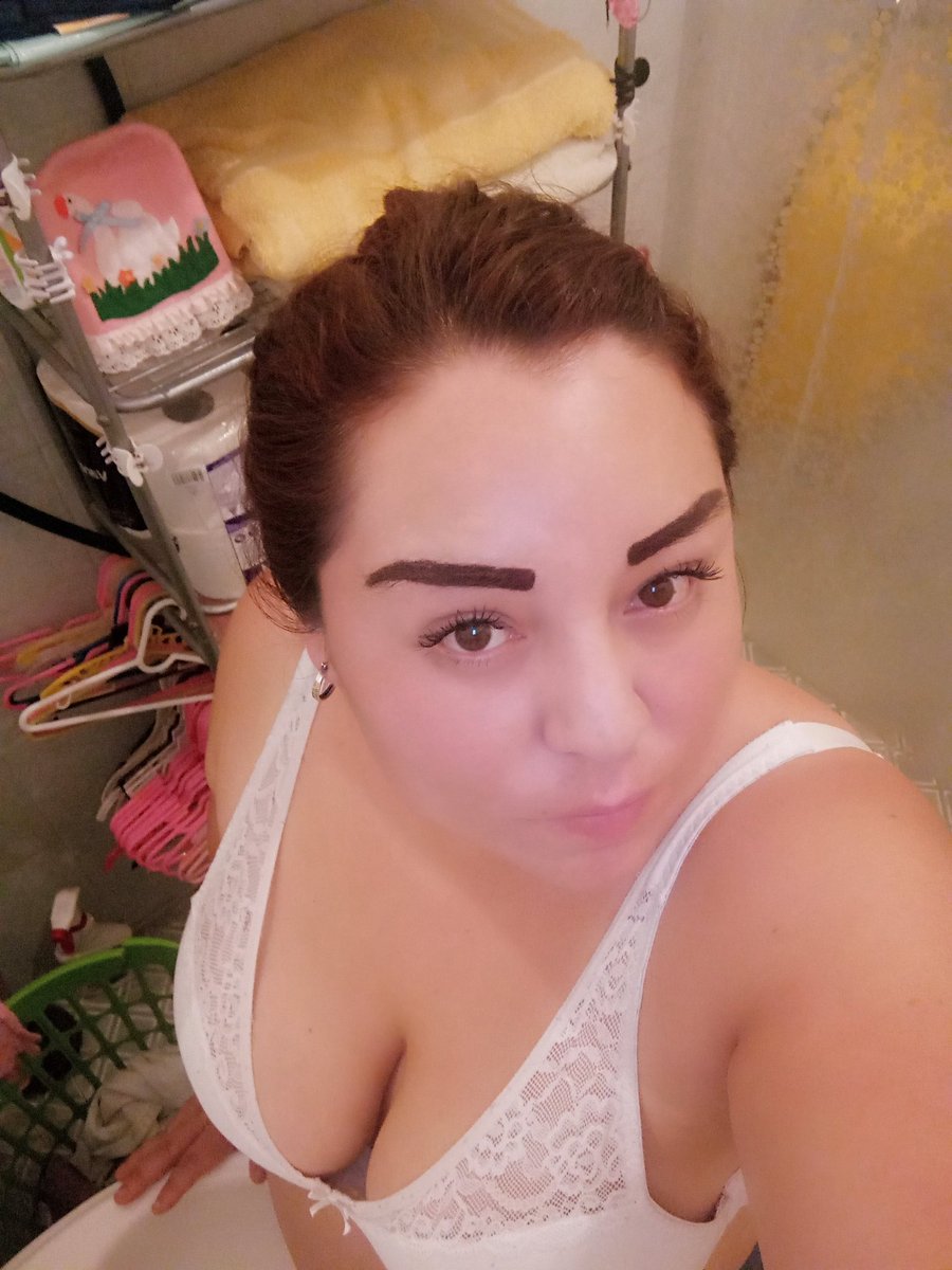 sandra_casera's tweet photo. Bonito miércoles #gorditasbuenas #miercolesdeganarseguidores #PutiAmiga https://t.co/g060hZlTNj